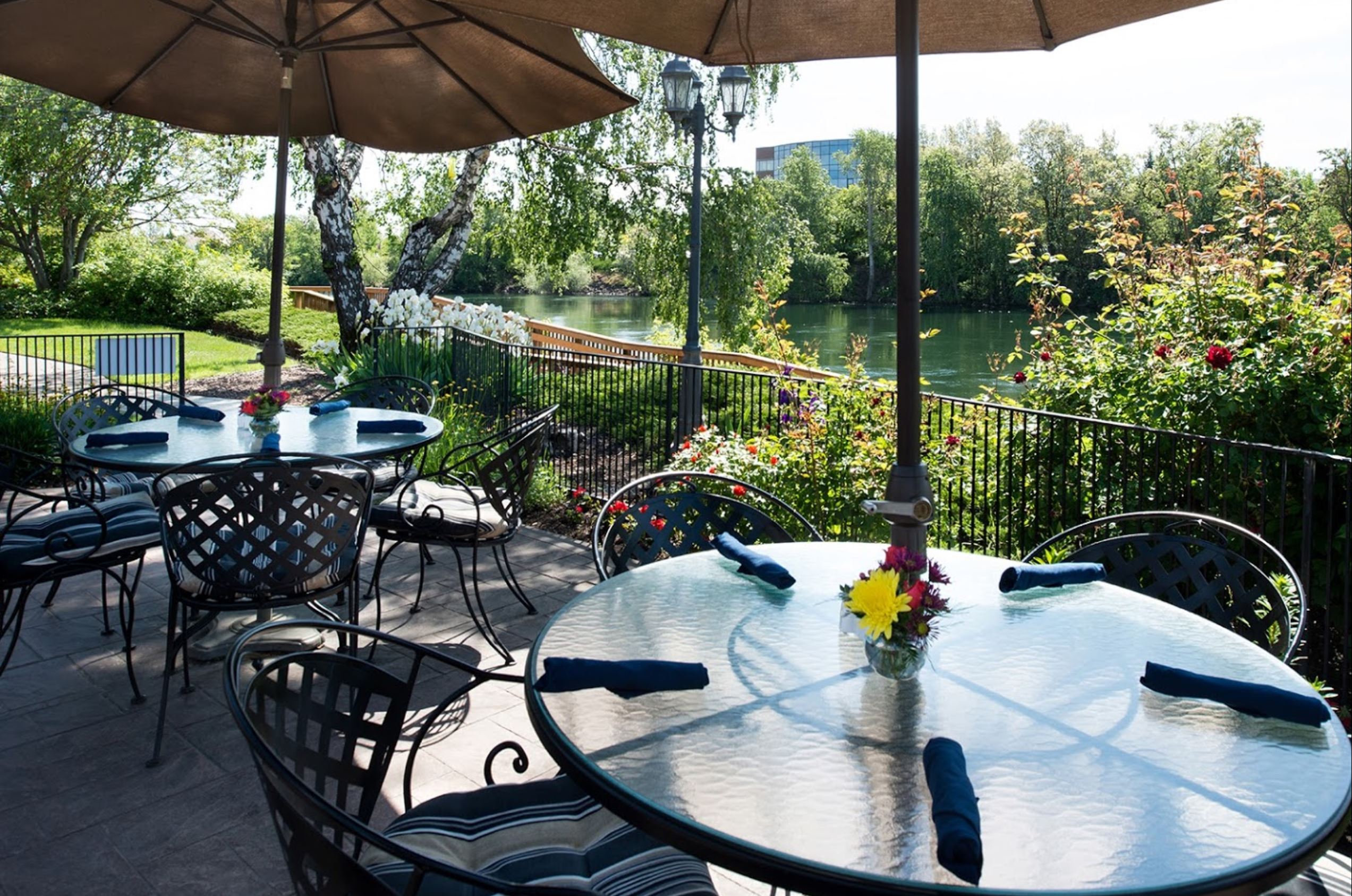 Ruby River Inn Dining Patio